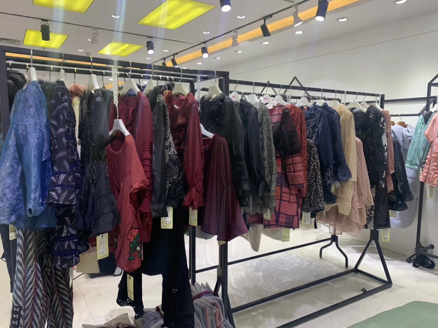 2019新款秋装卓拉香港品牌品牌折扣女装尾货批发专柜正品库存走份