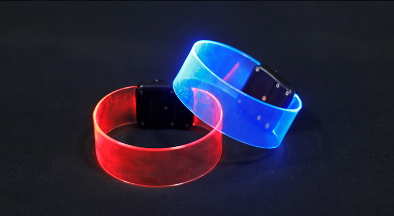 3,led灯色有红,黄,蓝,绿,粉,白可选  4,手环腕带选用的是tpu材质,方便