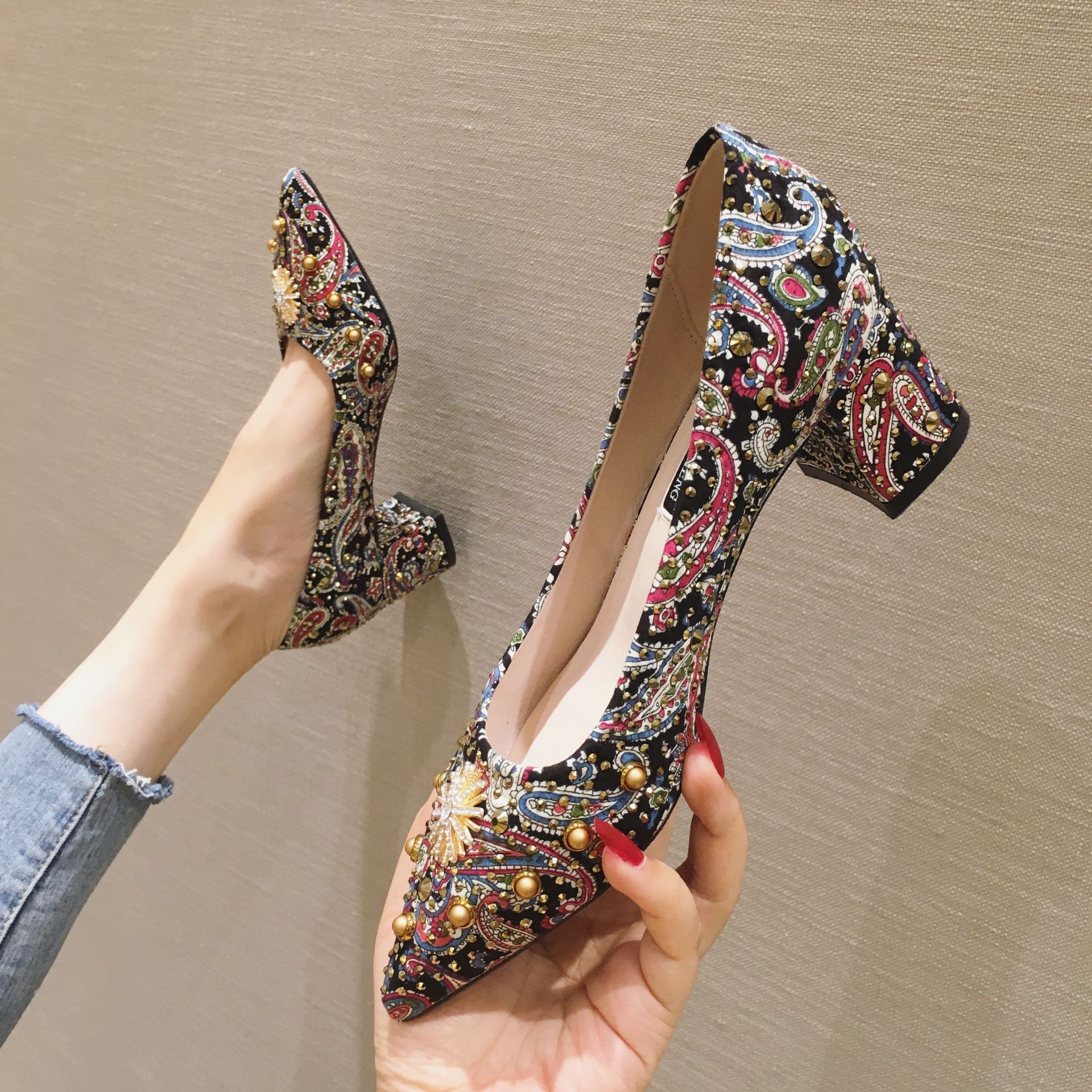 红色婚鞋女2019新款粗跟秀禾鞋中式敬酒新娘鞋结婚鞋子冬季高跟鞋