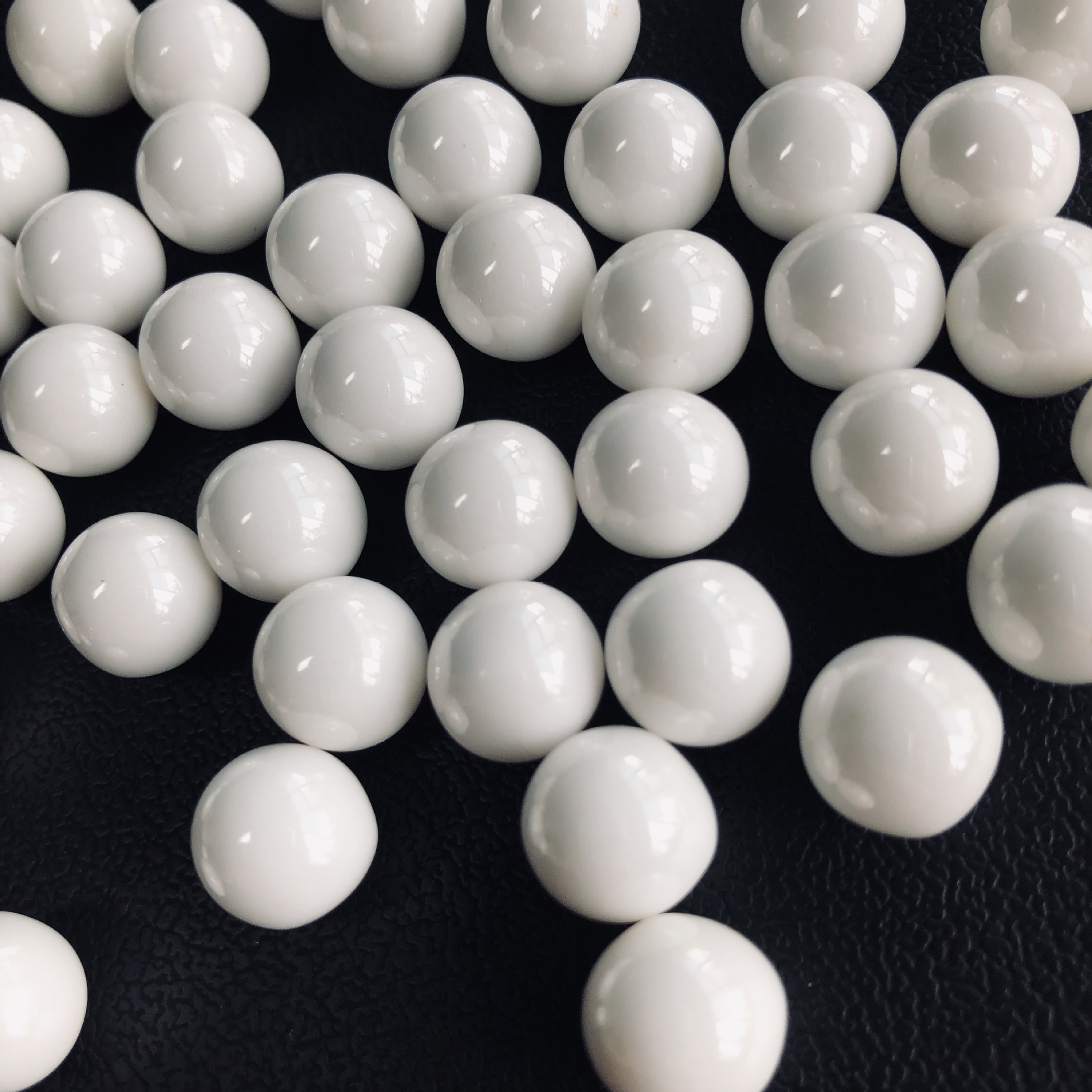 耐磨氧化锆 锆珠 硬度高陶瓷研磨球