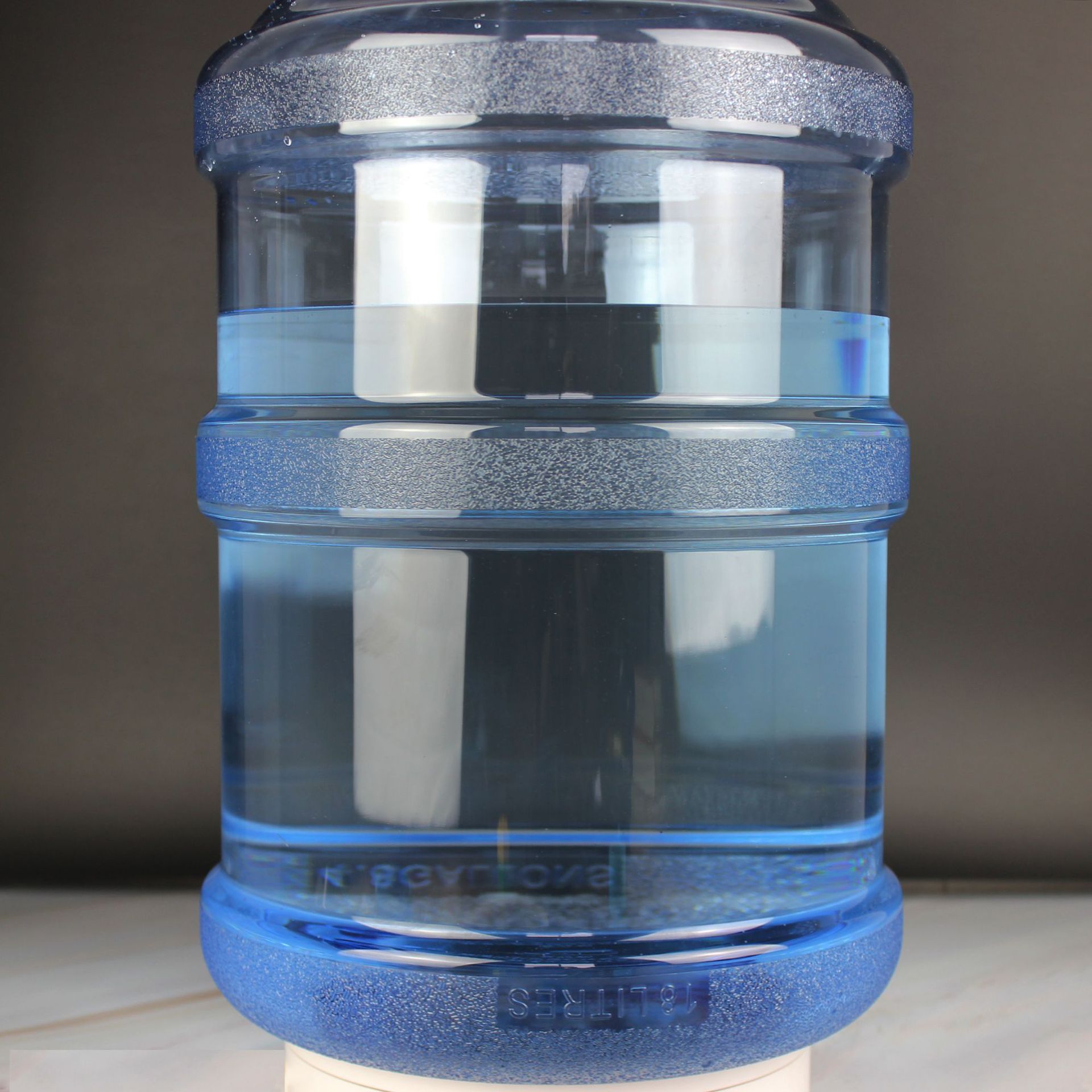 进口pc加厚家用桶装罐装水桶纯净水桶矿泉水饮水机用饮用水瓶酵素