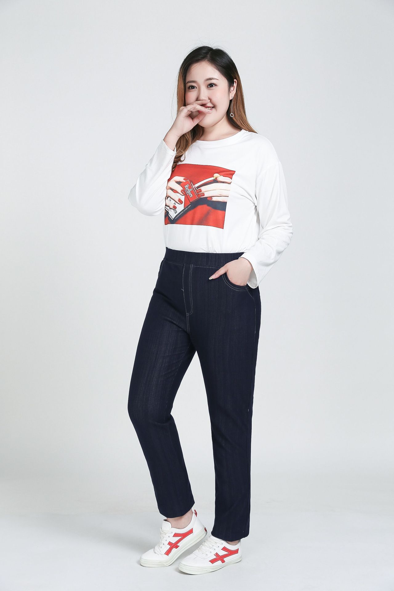 大码牛仔裤女200斤松紧腰裤子加肥加大弹力女裤300斤胖mm小脚长裤