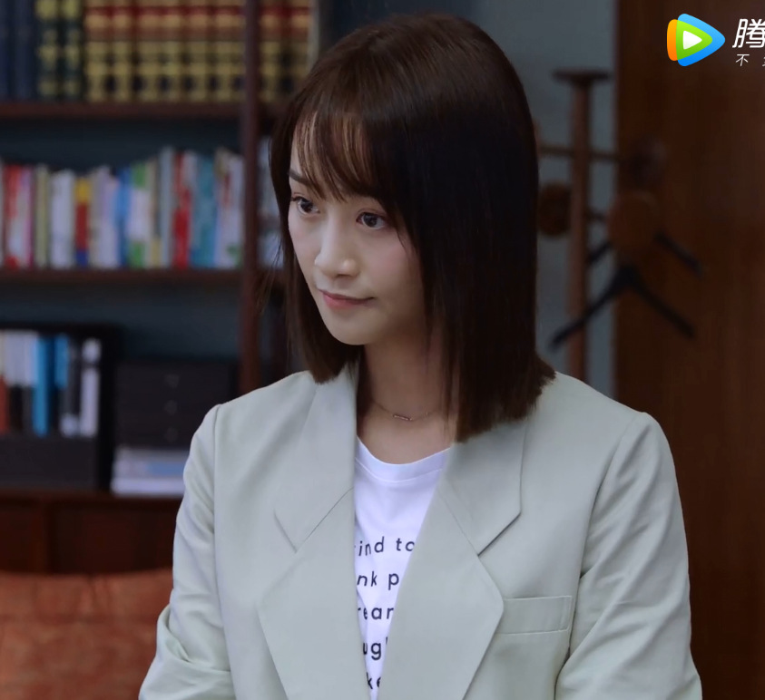 精英律师蓝盈莹戴曦同款衣服早春新款韩版气质修身职场西装外套女