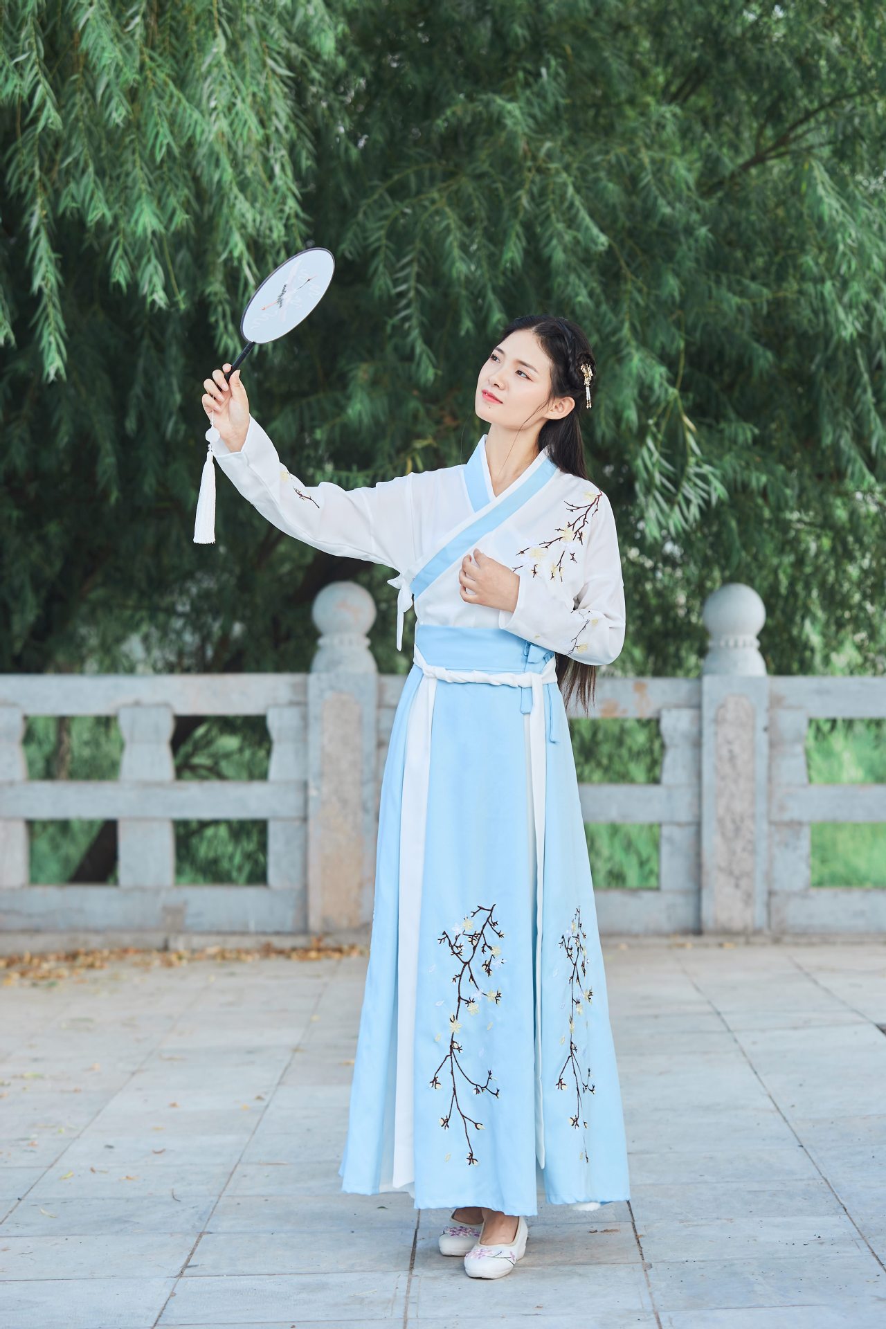 中国风汉服女装刺绣齐胸襦裙红色对襟日常改良古装超仙学生成人礼