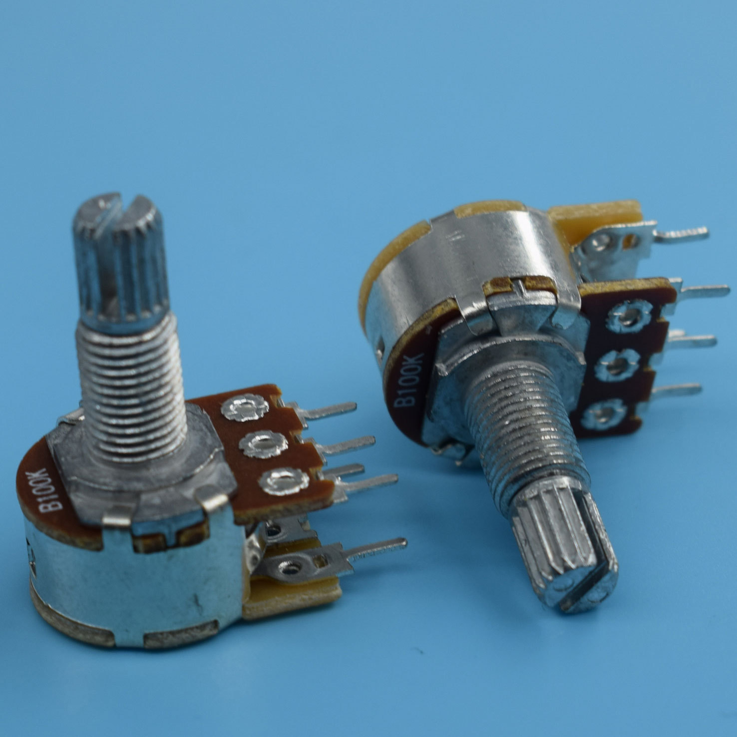 供应148电位器 带开关b100k 柄长18mm 螺纹长10mm五脚开关电位器