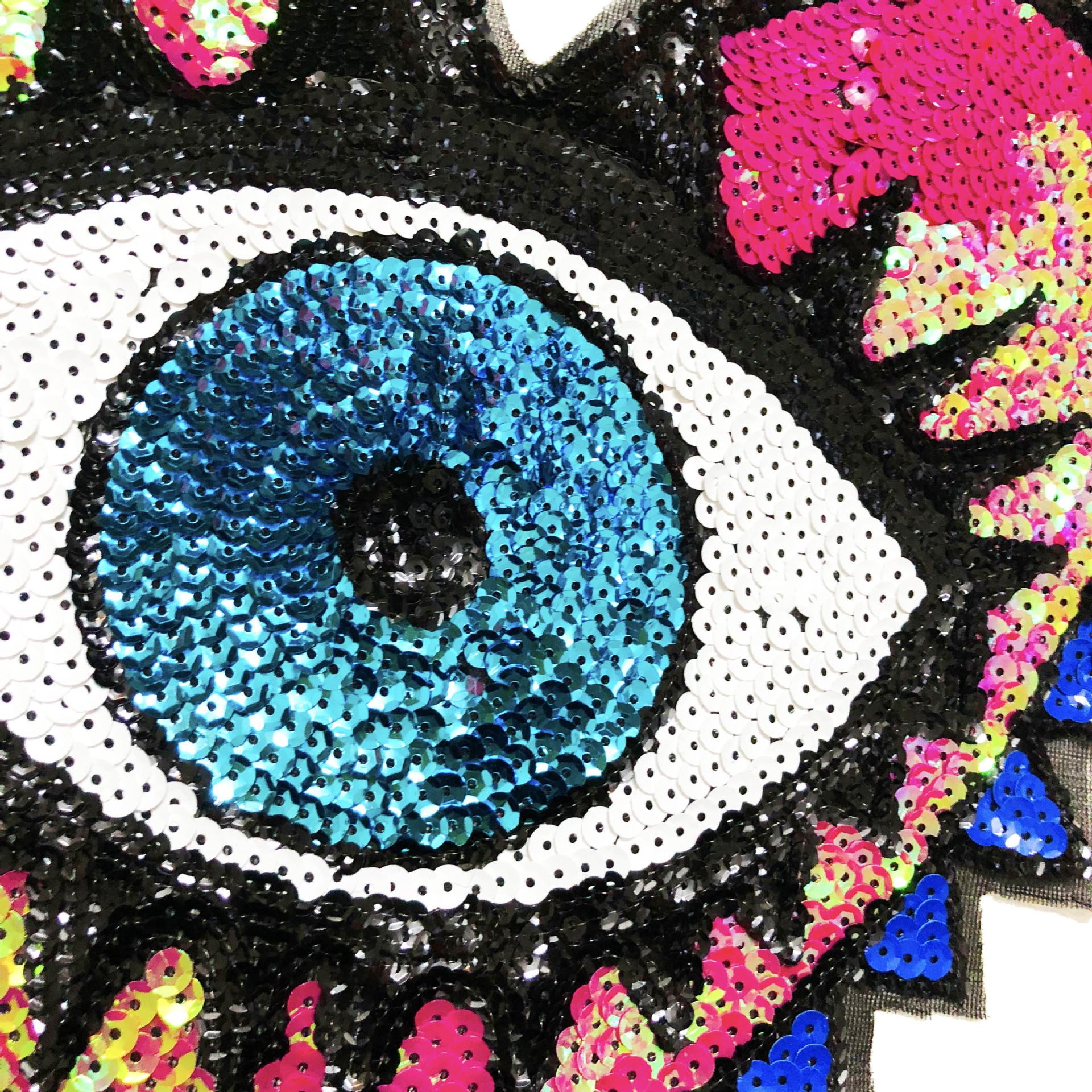 厂家直销珠片绣大号心形眼睛布贴爆版外单刺绣包包服装辅料速卖货