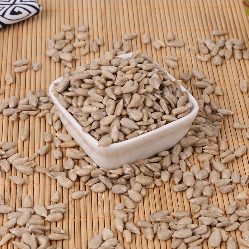 供应农家榨油瓜子米 五谷杂粮葵花籽仁油葵瓜子米50斤装批发