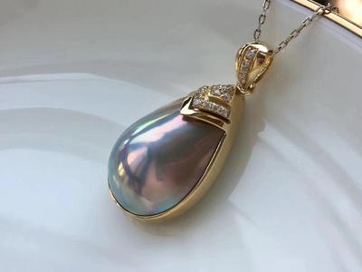 水滴玛贝吊坠 18k黄金包边镶嵌锆石 幻彩孔雀蓝