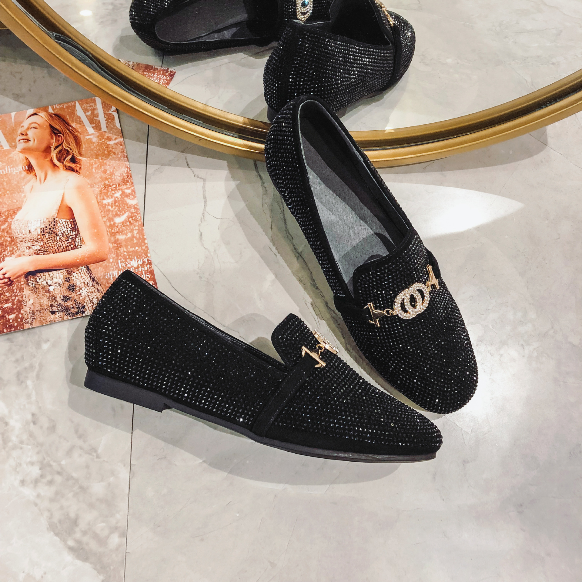 鞋袜箱包 休闲女鞋 > 19301包邮帛履真皮烫钻平底圆头平底休闲春季