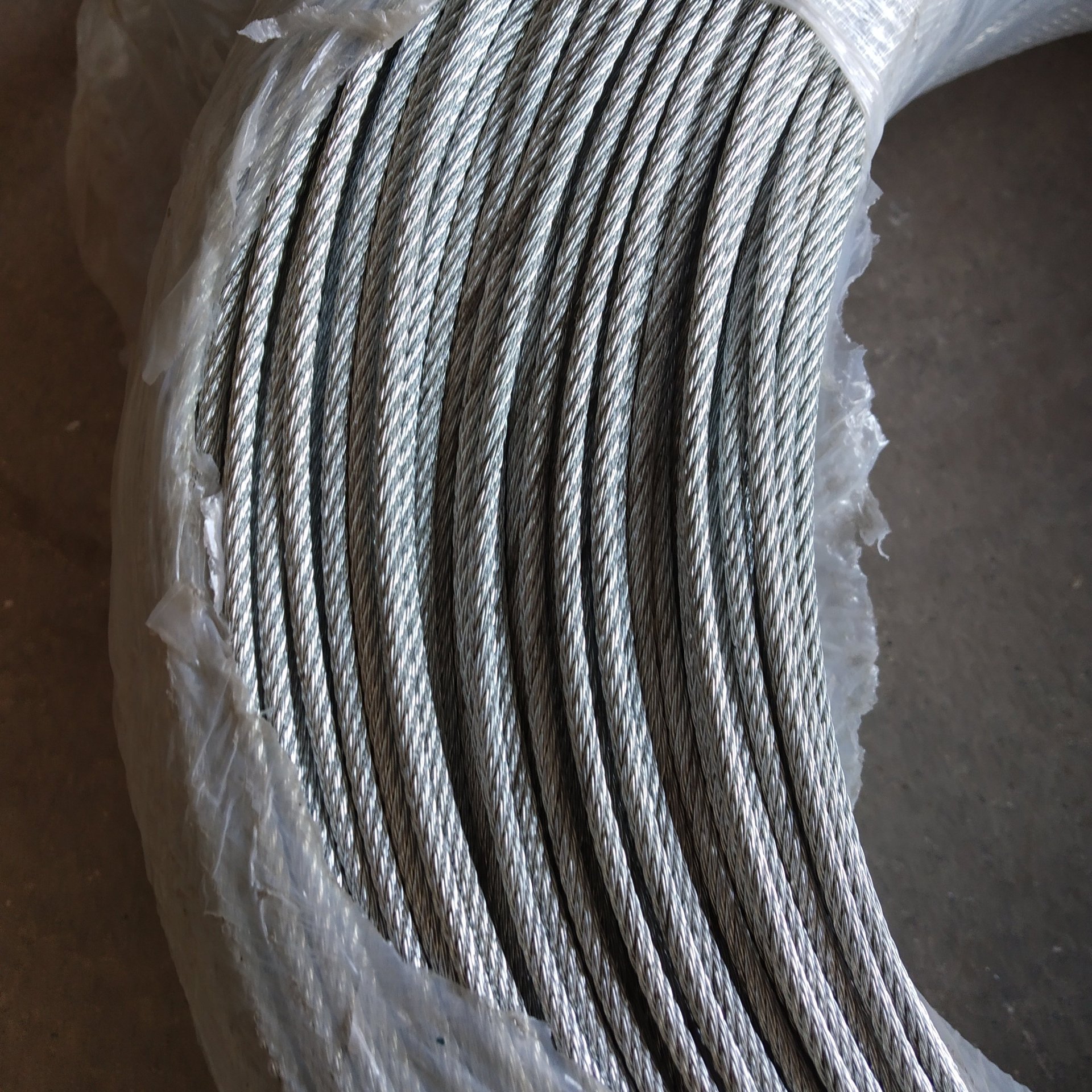 电镀锌钢丝绳7730mm多股镀锌钢丝绳光面钢丝绳