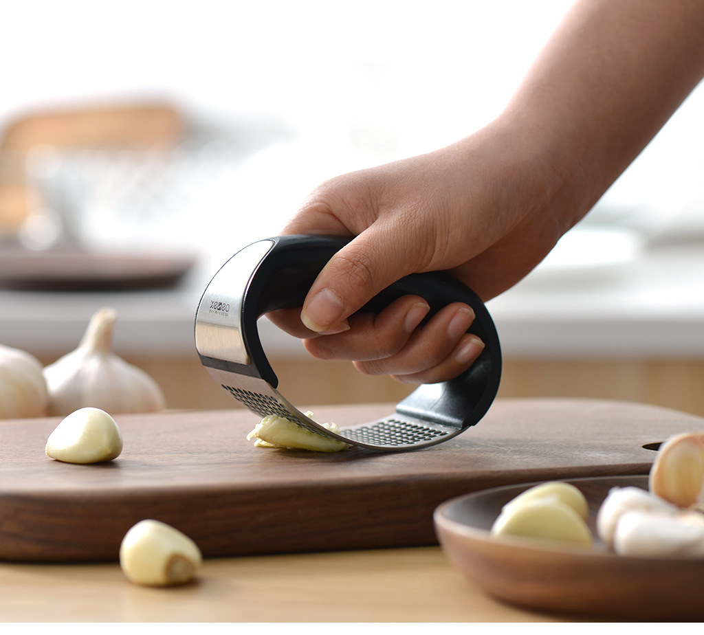 亚马逊热销 304不锈钢压蒜器 捣蒜器厨房姜汁蒜蓉捣碎器蒜泥神器