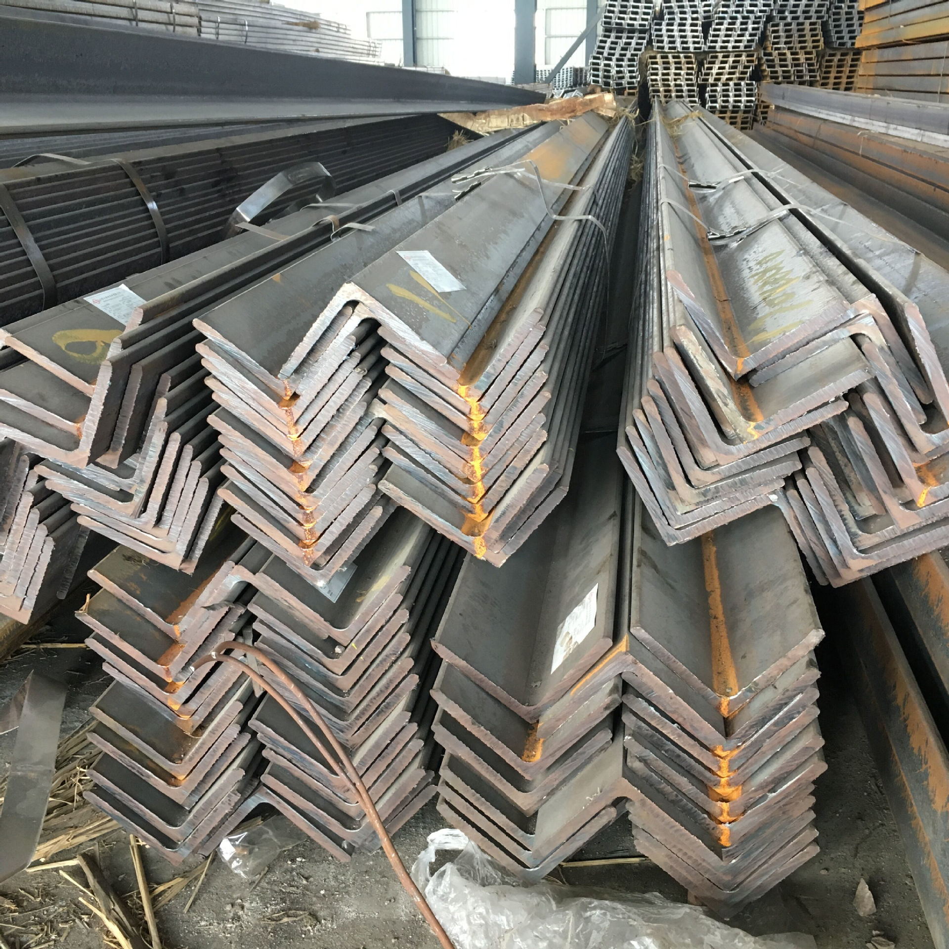 苏州昆山等边多孔三角钢镀锌角钢万能角铁规格齐全