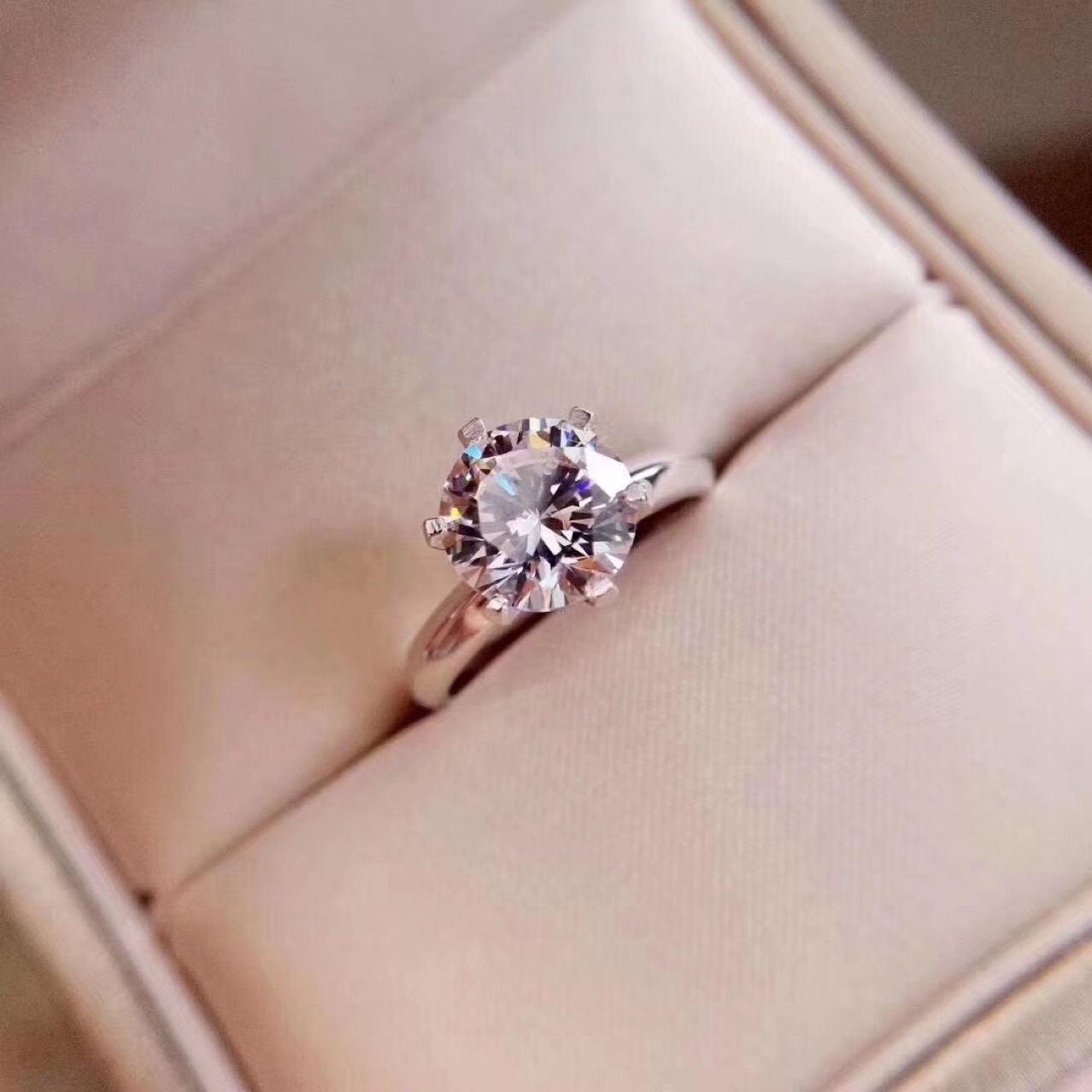 六爪一克拉钻戒六爪60分钻戒2克拉高碳钻戒 经典求婚结婚戒指批发