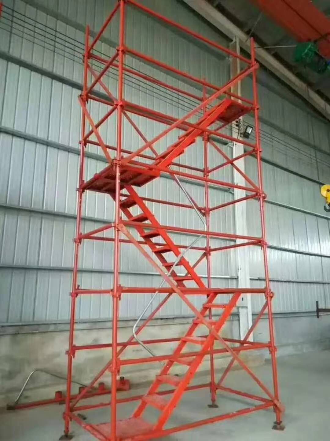 100型安全爬梯甘肃陕西路桥墩高通用施工优质产品泽晟 出厂