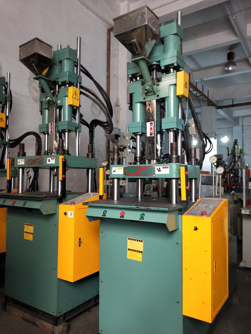 河北原装丰铁800锁模力100丅标准二手立式注塑机300克胶料
