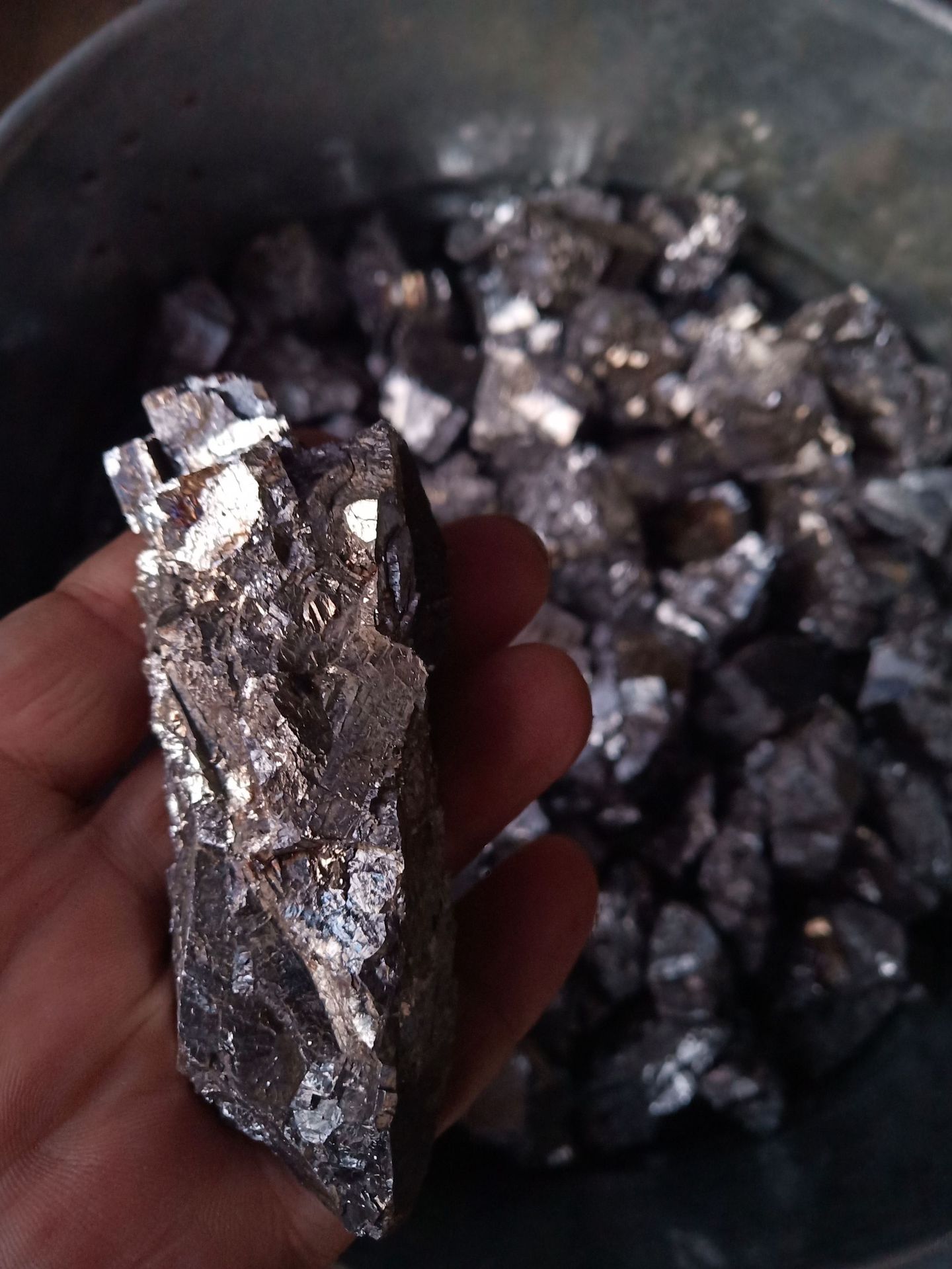 大量销售钒铁高速钢用和精密铸造用