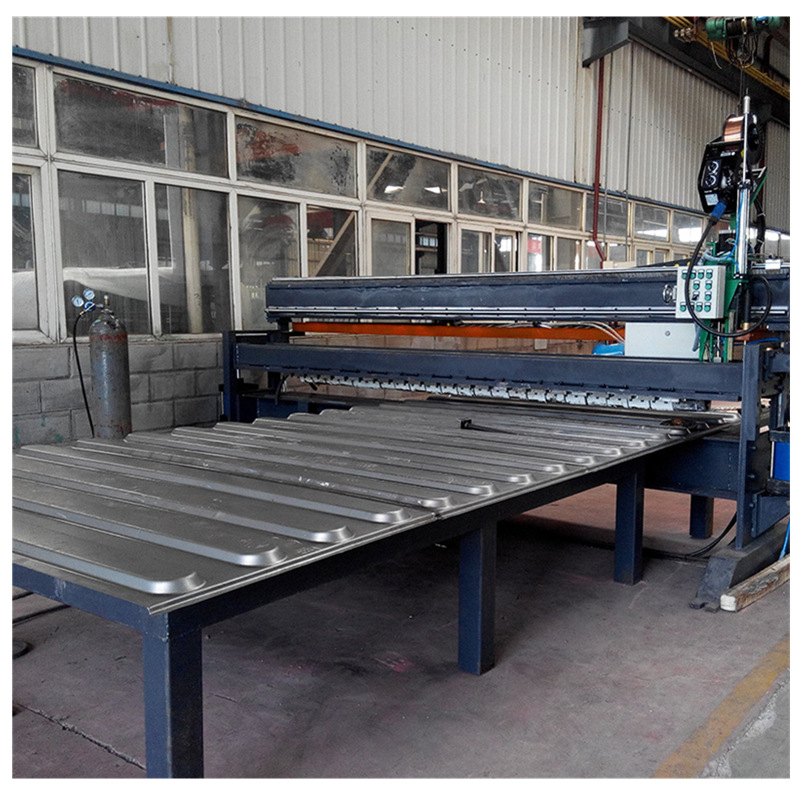 集装箱自动焊接设备 厢板焊接专机 电动数控自动化焊接专机