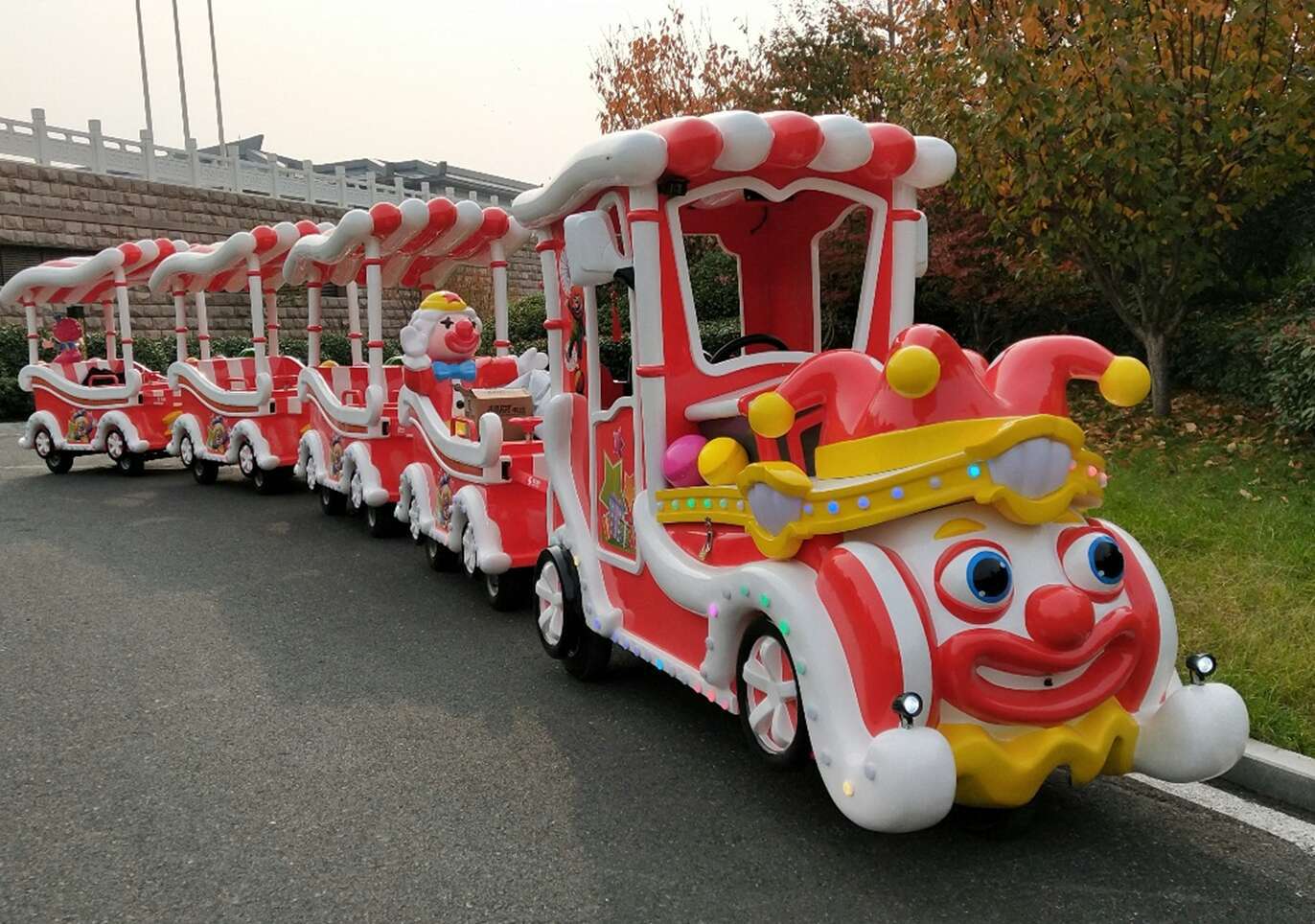 首页 玩具 游戏电玩 大型户外陆地游乐设备 大象海洋无轨小火车 公园