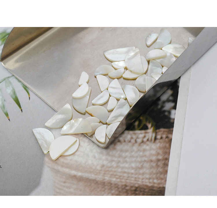 工厂直销半圆白贝壳片 加工天然圆形白贝母 定做不规则贝壳切片