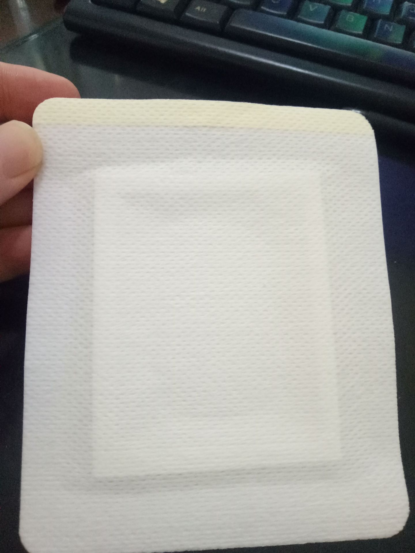 白色网孔无纺布膏药布卷材200米长15公分宽一卷多少钱