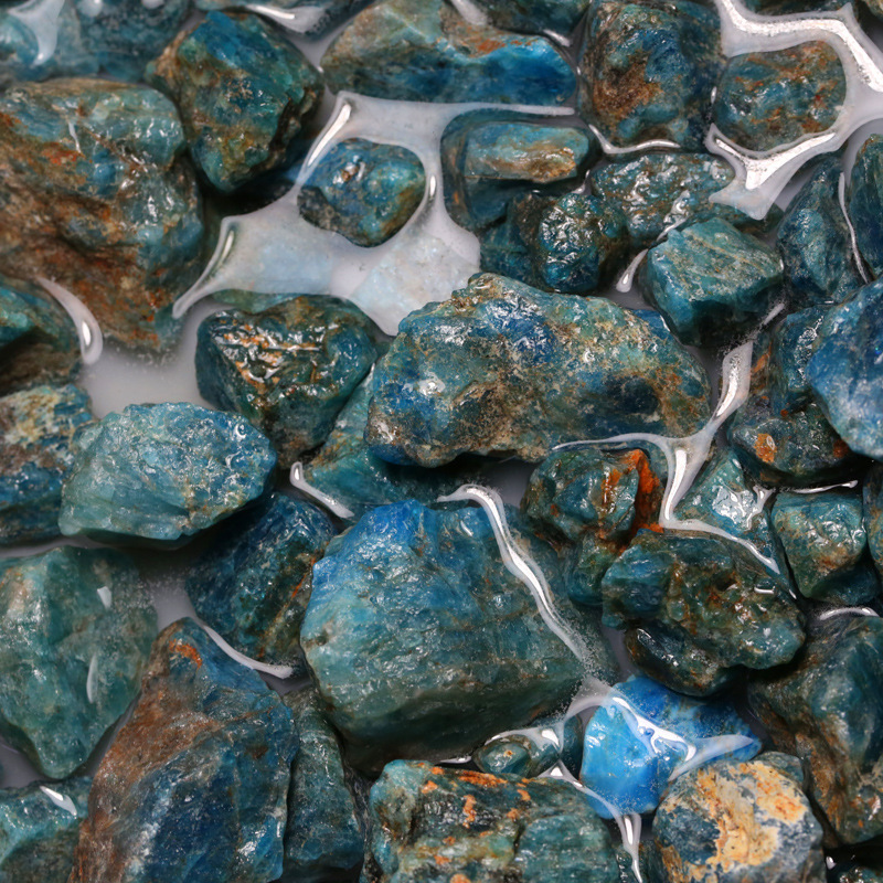 100克价天然磷灰石原石 约20~35毫米蓝磷灰石原矿标本风水石