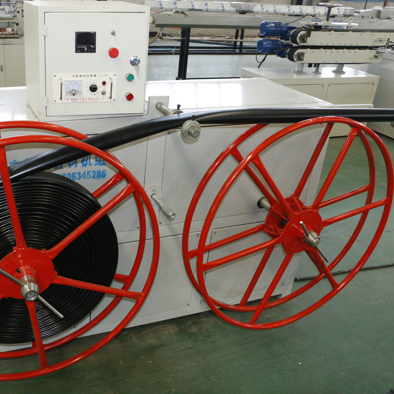 恒翔塑机厂家直供 pe输水软带设备 水龙带设备 水带设备机组