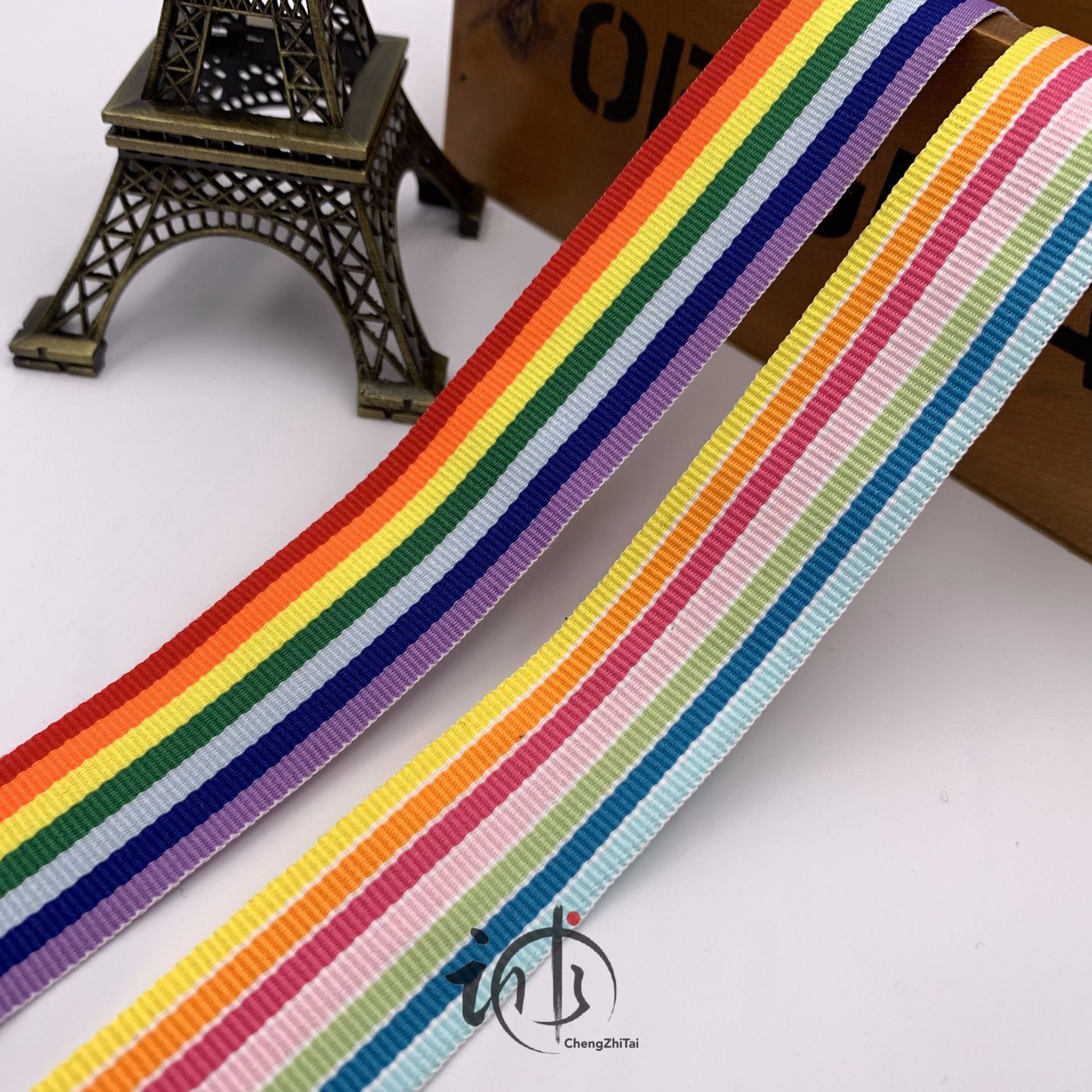 厂家直销多规格服装服饰涤纶七彩平纹织带 加密间色彩虹条纹织带