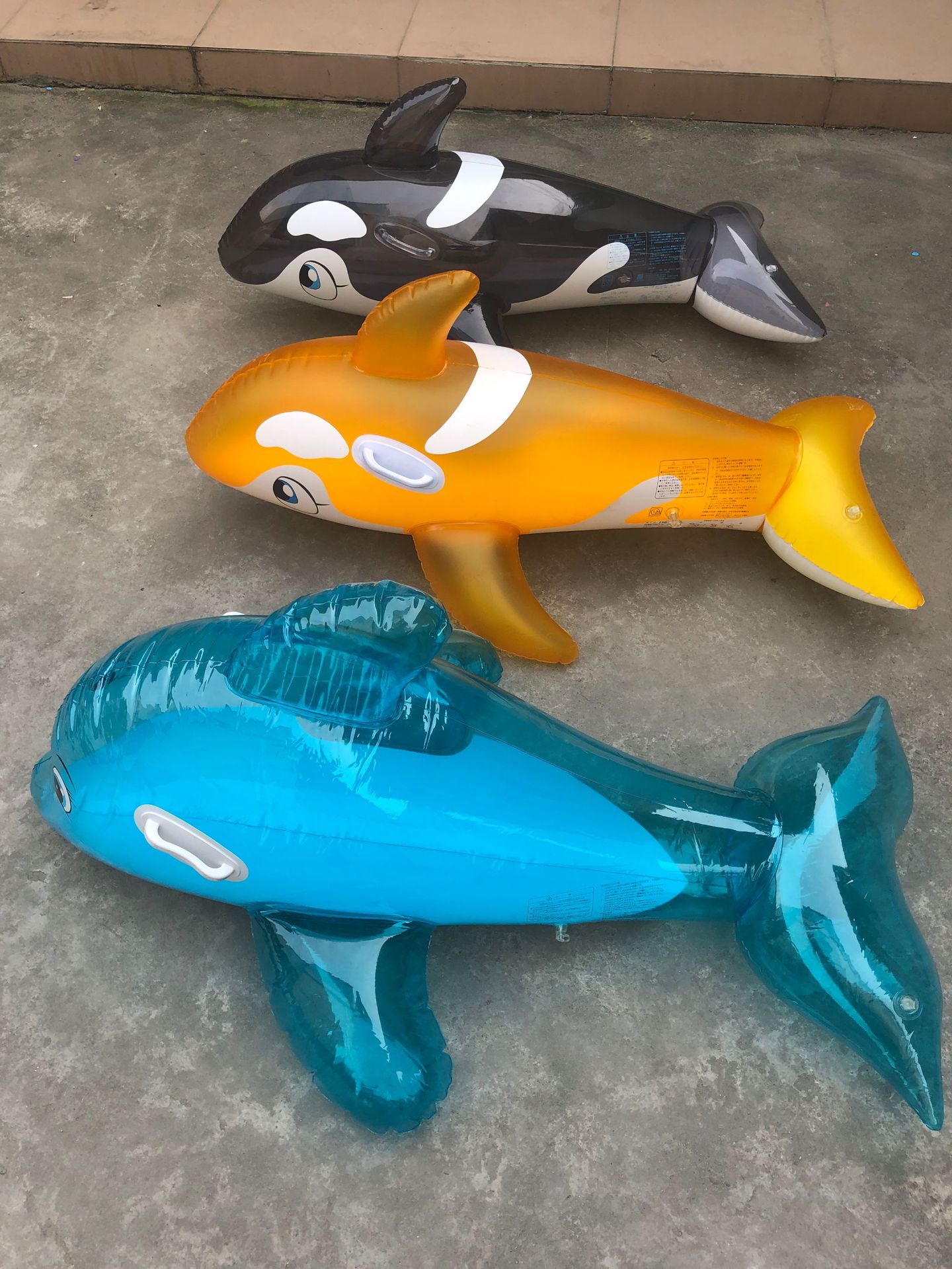 厂家直销加厚充气鲸鱼坐骑成人儿童水上戏水玩具亚马逊热卖款定制