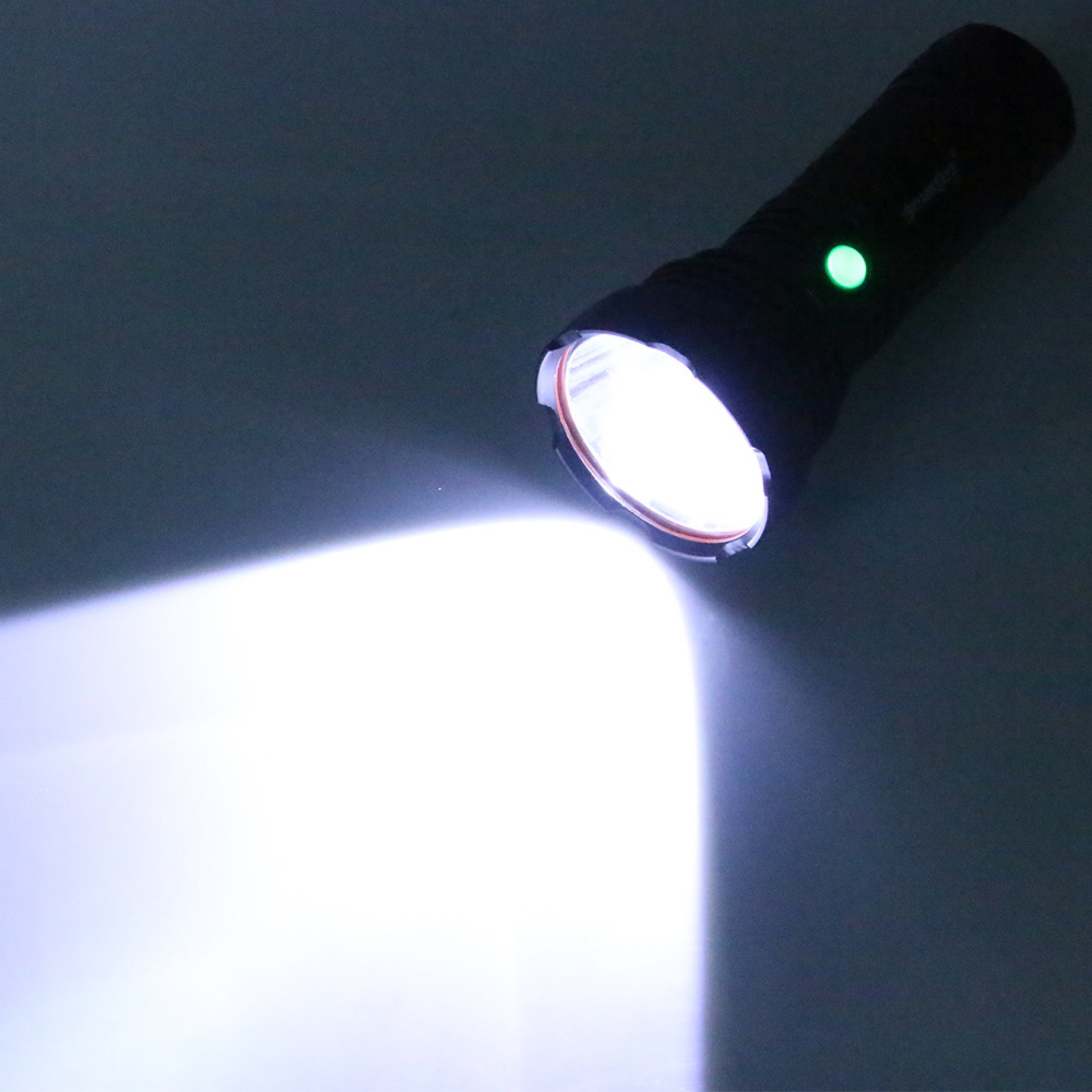 p50大功率铝合金强光手电筒远射1000户外照明探照充电led钓鱼跨境