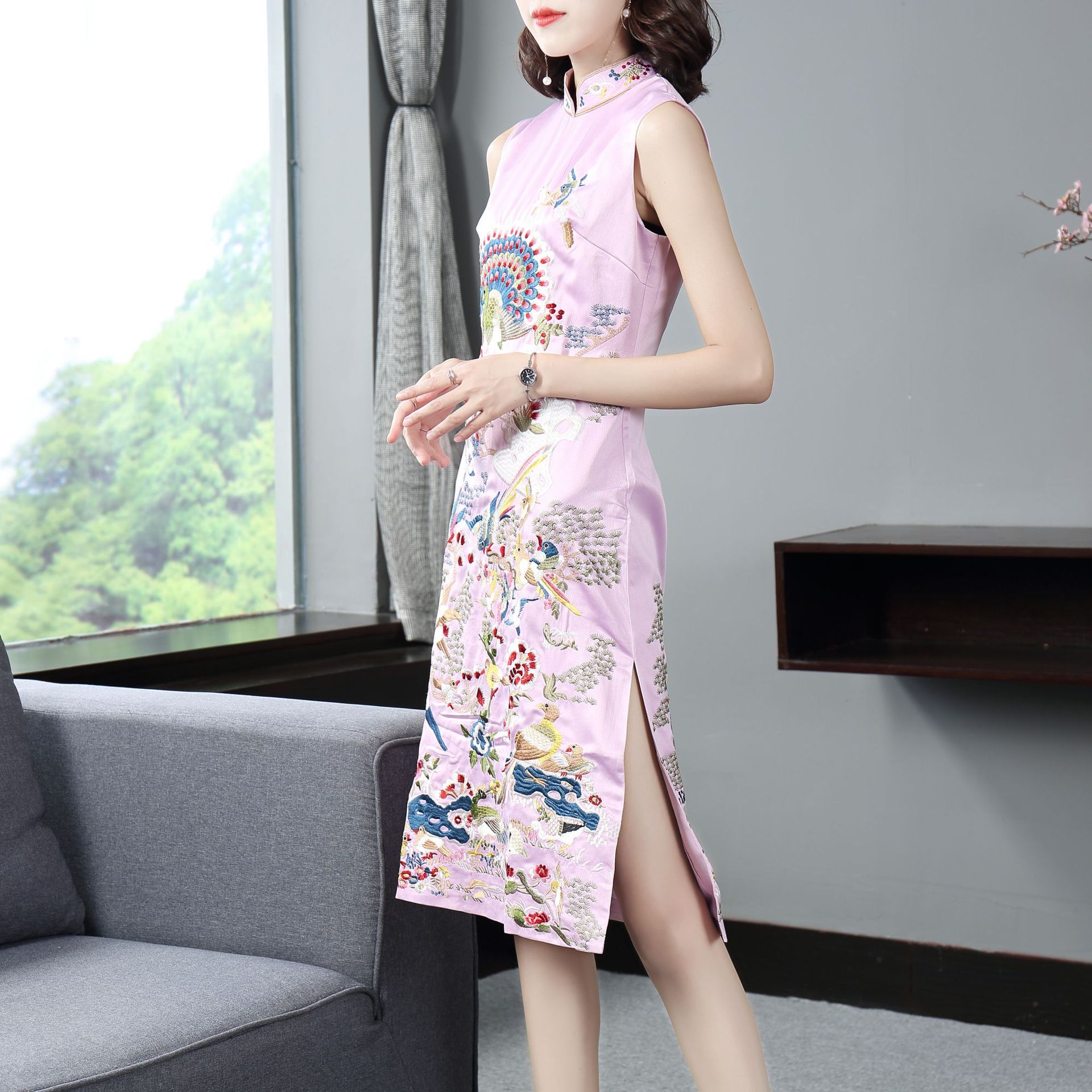 2019夏中国风女装新品复古百鸟剌绣修身改良旗袍中长款显瘦连衣裙