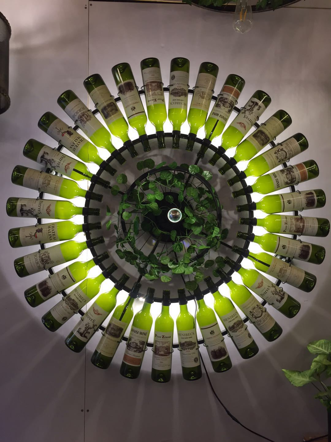 北欧音乐餐厅里酒吧墙壁装饰复古工业网咖个性繁花植物酒瓶大壁灯