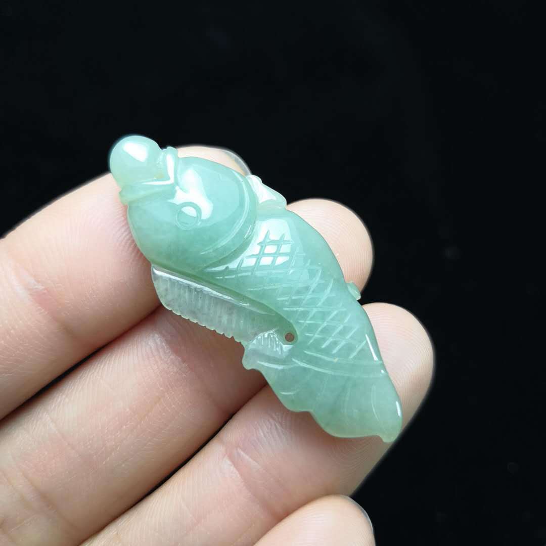 厂家货源缅甸翡翠a货情侣款锦鲤挂件 冰润翡翠鲤鱼吊坠批发