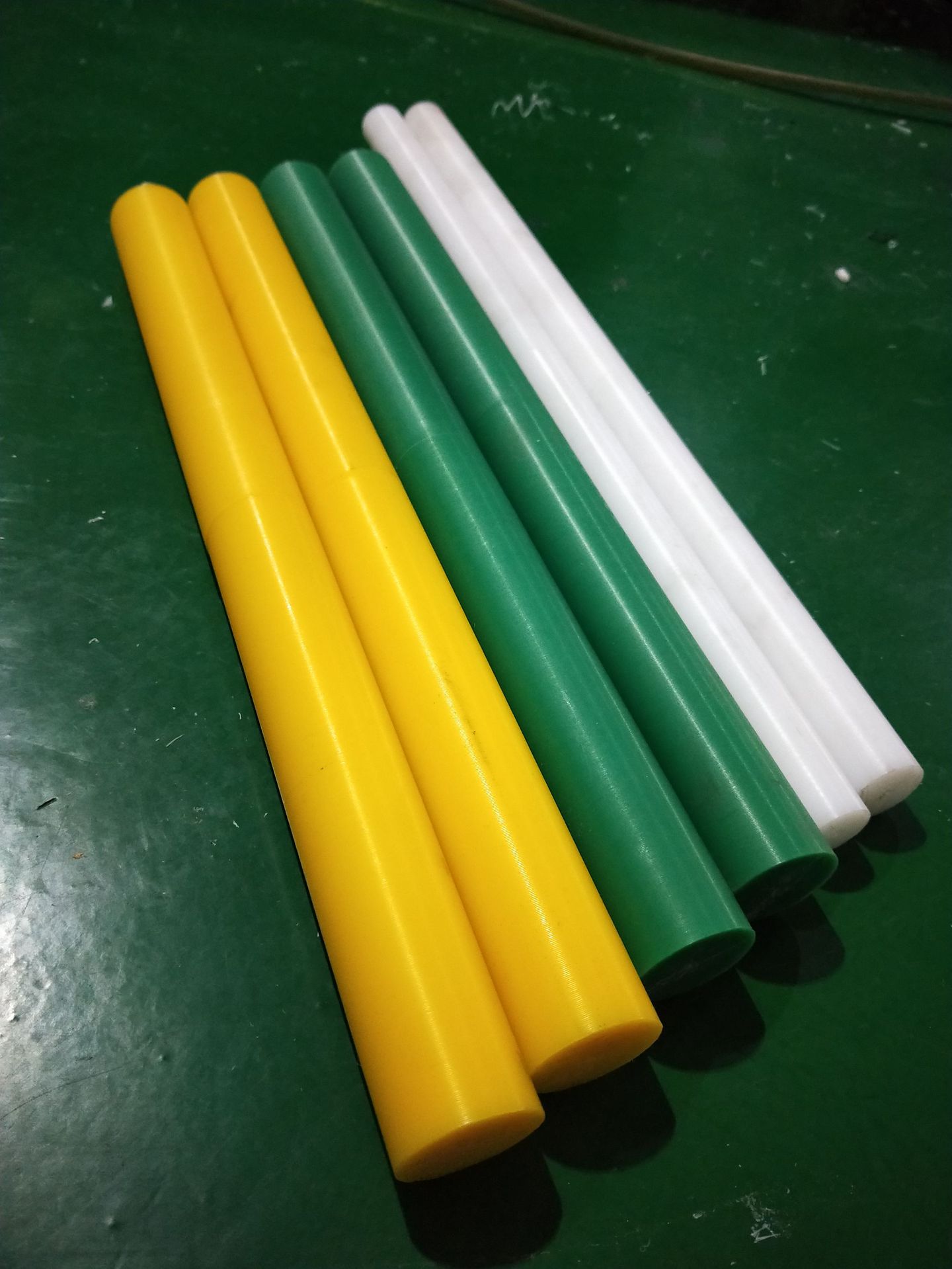 直销纺织机械用高分子量聚乙烯耐磨损抗冲击润滑性好pe棒