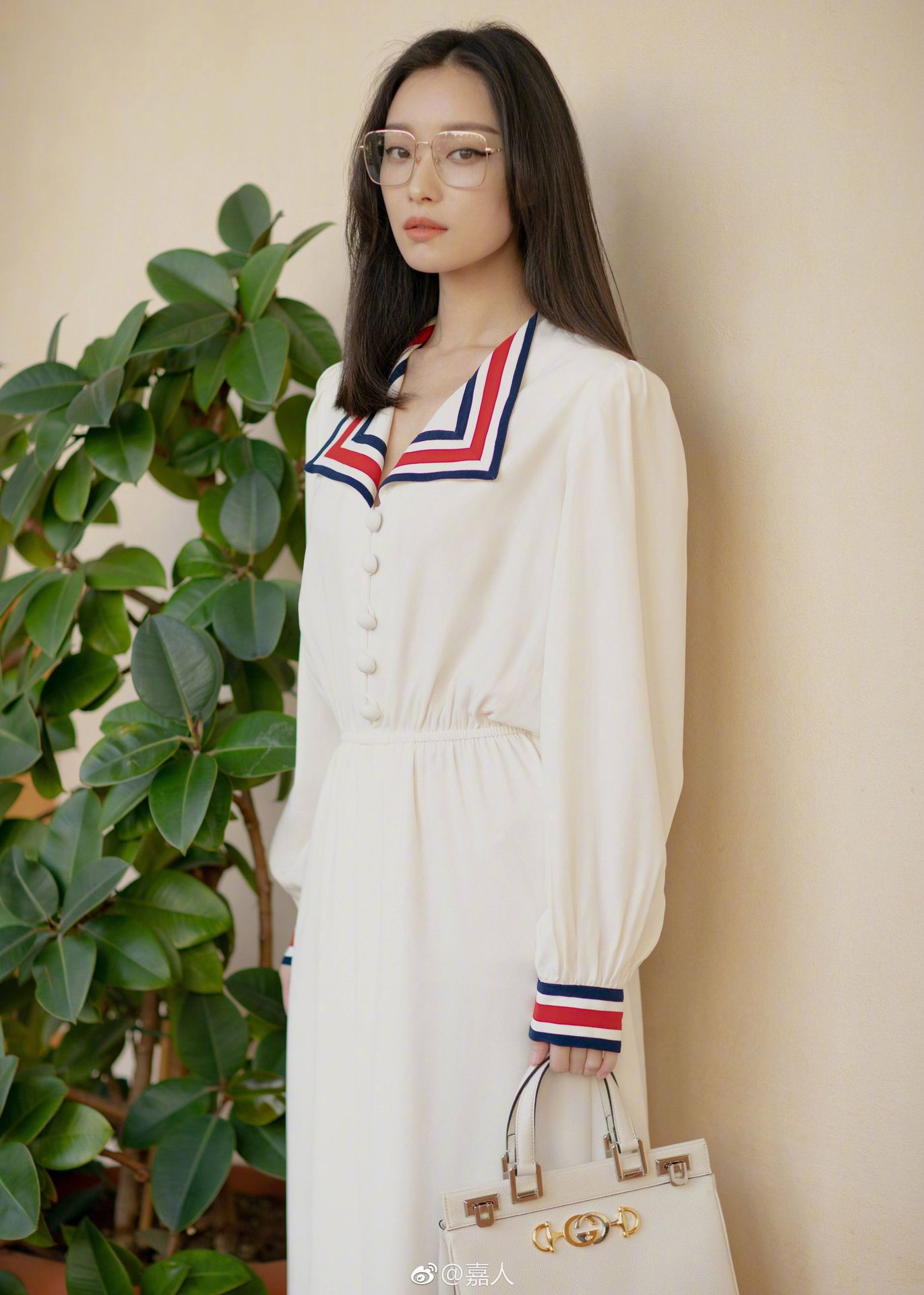 倪妮明星同款连衣裙女2019新款镶珍珠海军网红v领a字裙女装64769