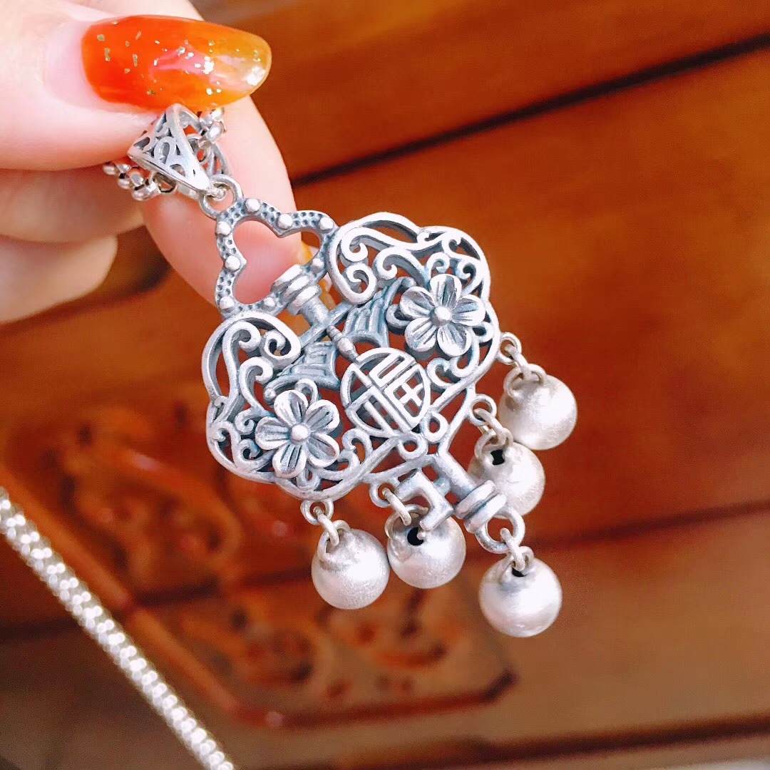 990足银复古长命锁项链吊坠 民族风男女款纳福毛衣链百搭挂饰配饰