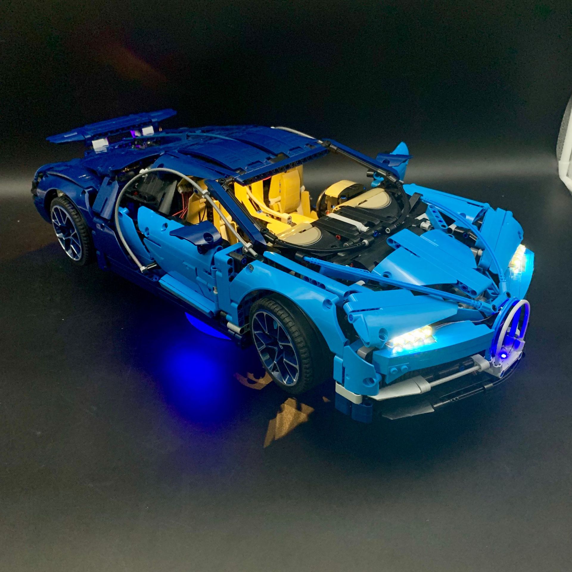 兼容乐高积木灯光组布加迪威龙奇龙diy改装配套含遥控锂电池灯组