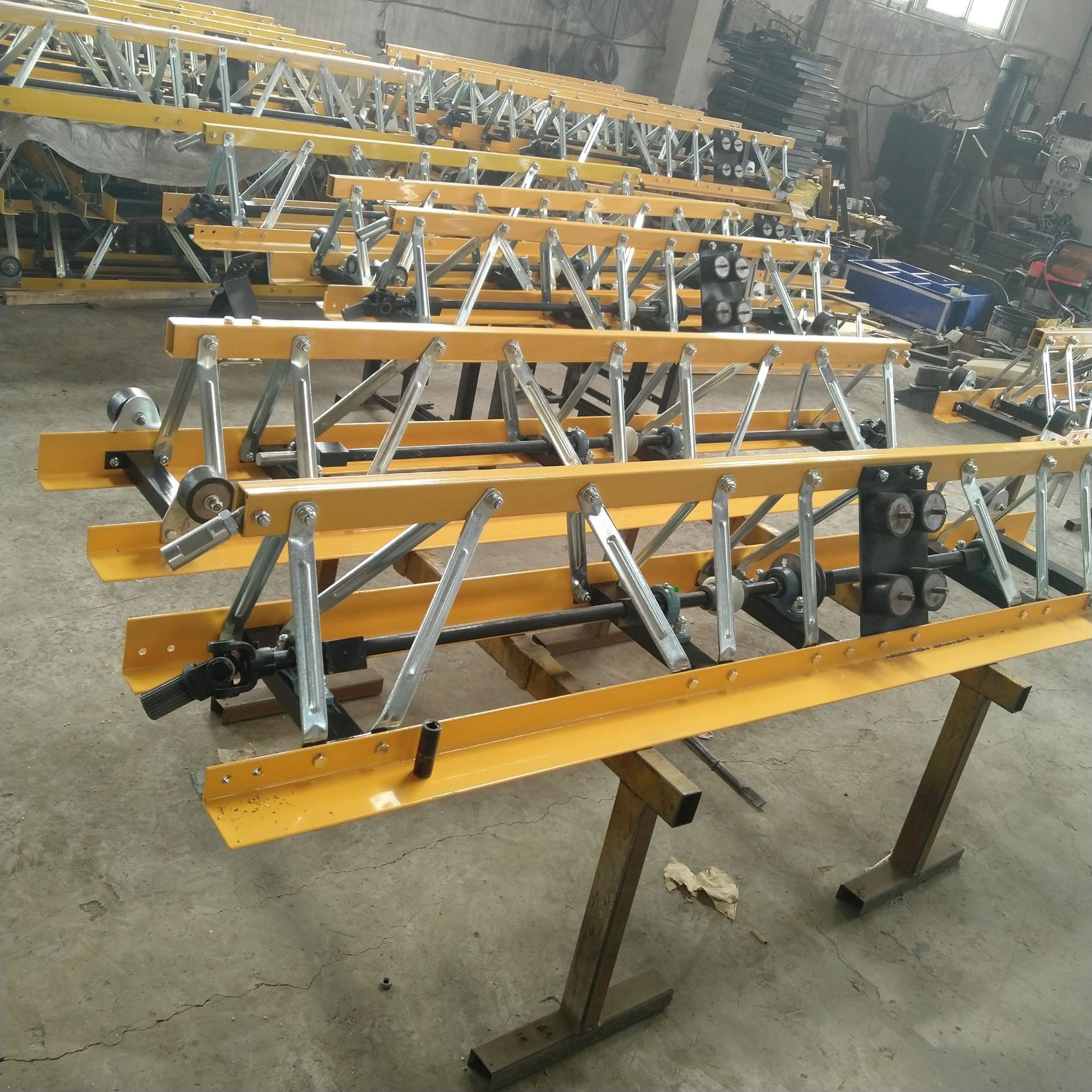 宇航直销框架式混凝土振动梁 震动梁水泥路振捣梁 框架式整平机