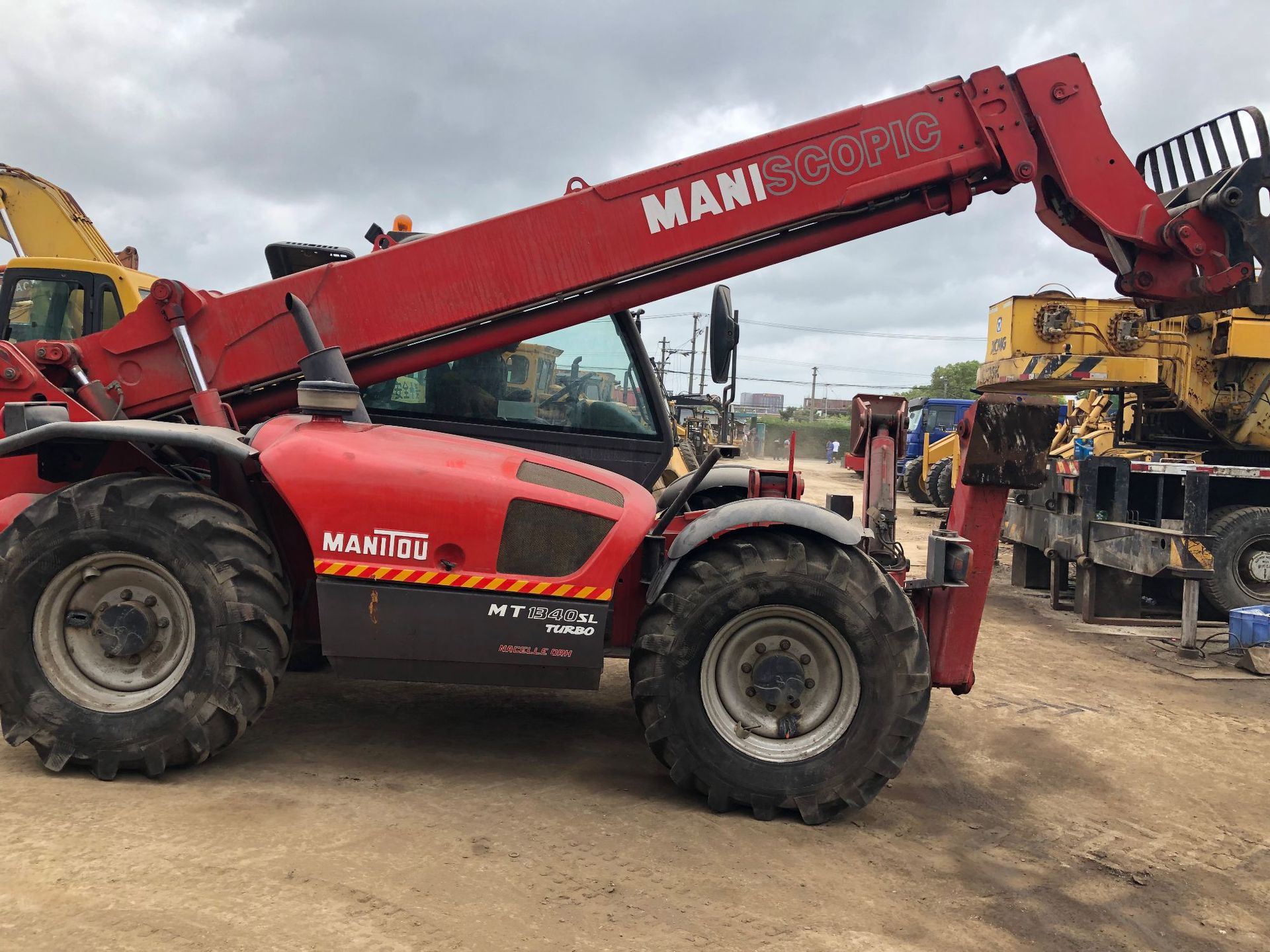 曼尼通mt1340sl伸缩臂叉车出售