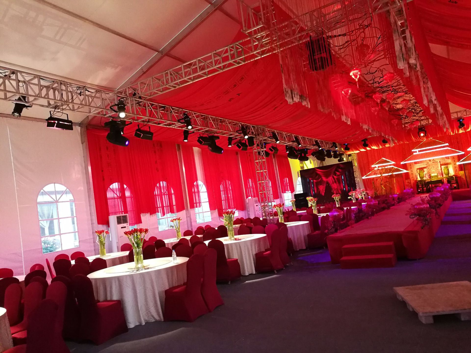 婚庆户外婚礼篷房 红色铝合金宴会篷房 大型欧式展览展会活动篷房