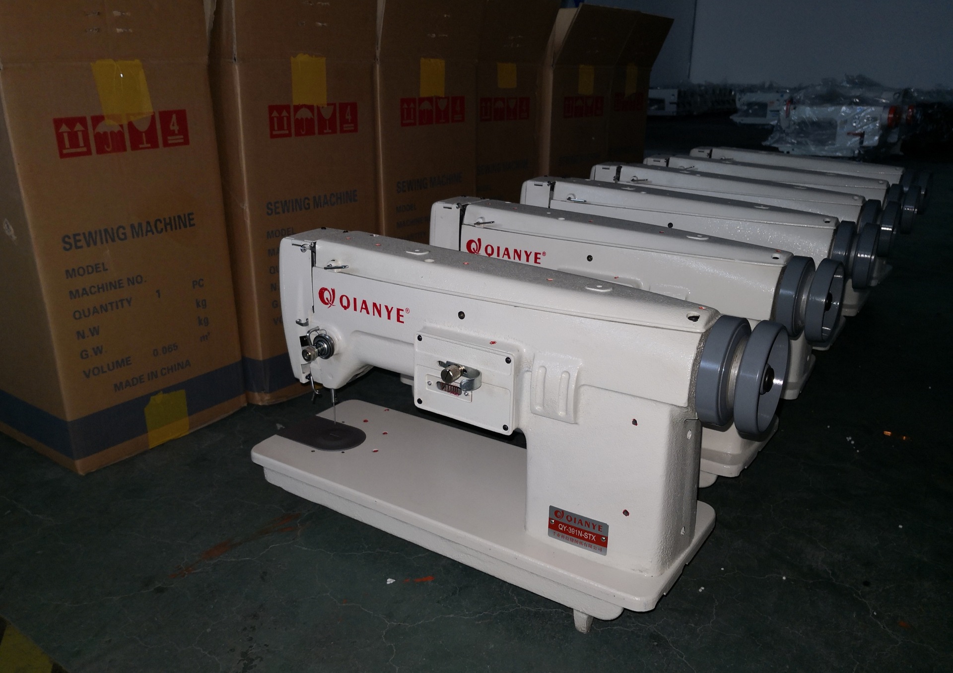 绣花机 手推刺绣机 qy-271 391n 单针旗袍绣花机 家用曲折缝批发