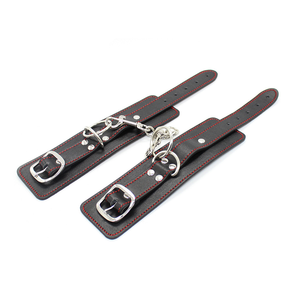 情趣手铐脚镣项圈三件套皮革成人性玩具捆绑束缚另类夫妻调情用品