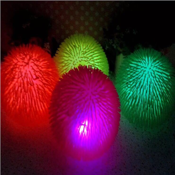 发光毛毛球 发光蜜毛球闪光弹历球毛毛球发泄玩具球 儿童玩具批发