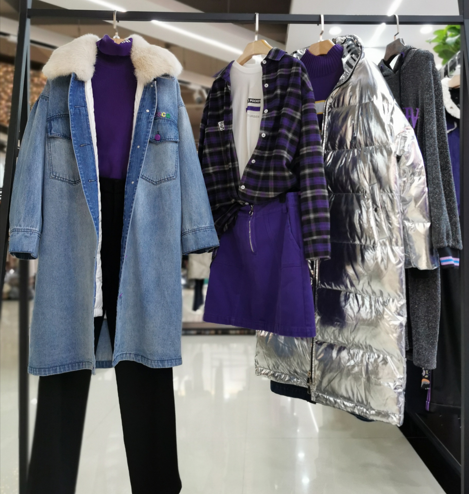 品牌折扣女装尾货珼系列18冬装走份批发库存剪标实体和直播货源