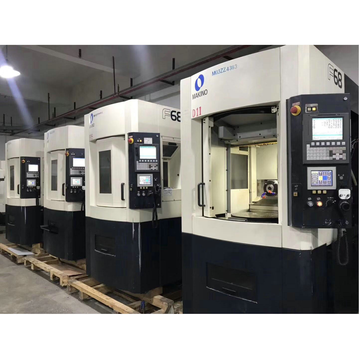 出售日本牧野f68四轴卧式加工中心高精密高配版本工作台360度旋转