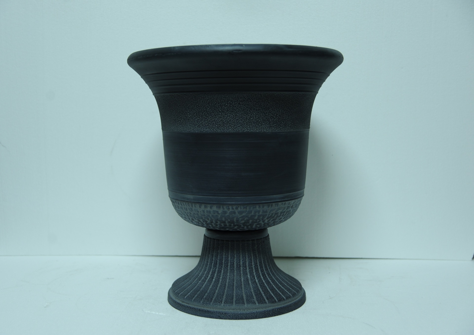 古典雕刻高脚奖杯盆塑料花盆高品质定制塑料花盆厂家直销
