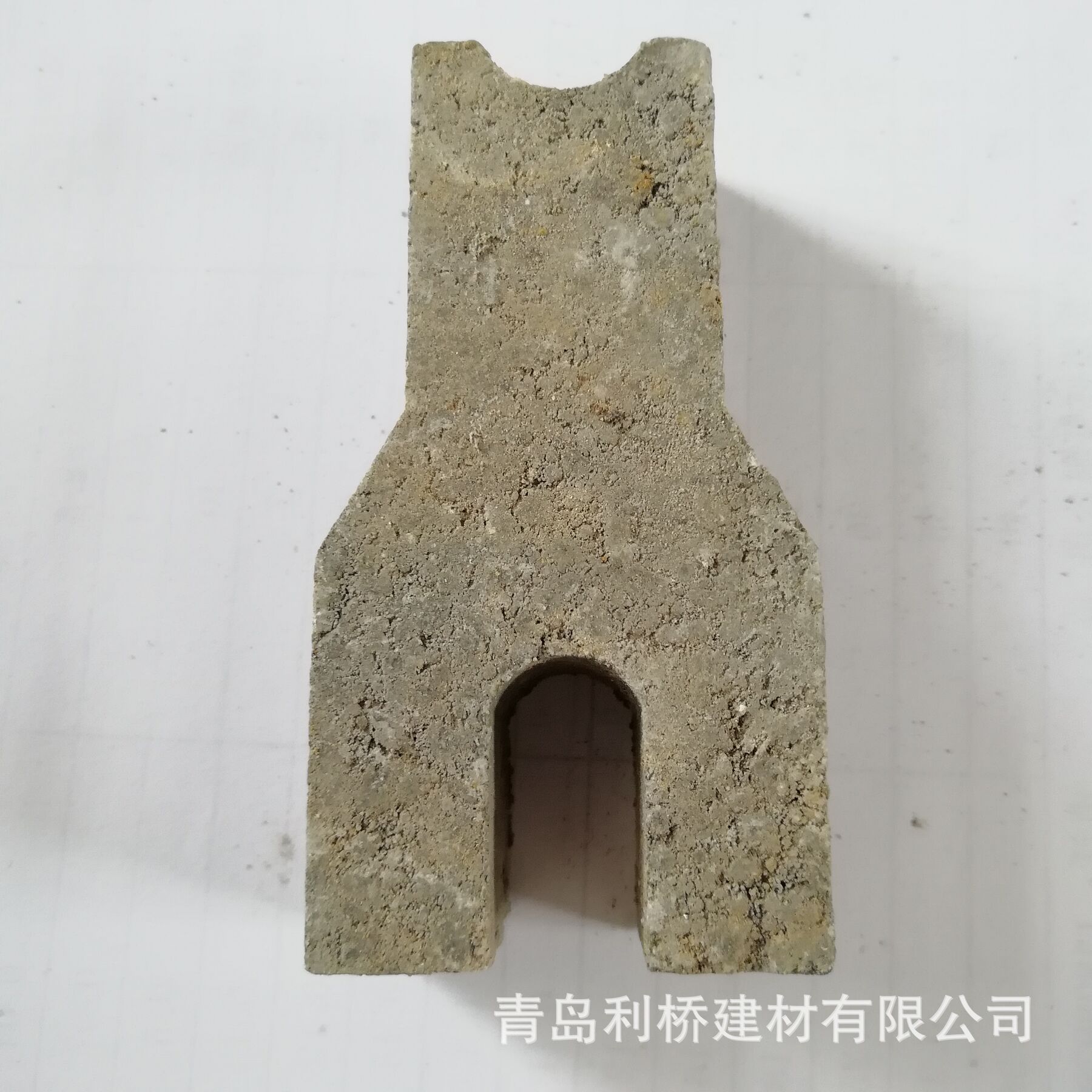 青岛供应水泥马凳各种规格房建专用水泥垫块混凝土构件材料