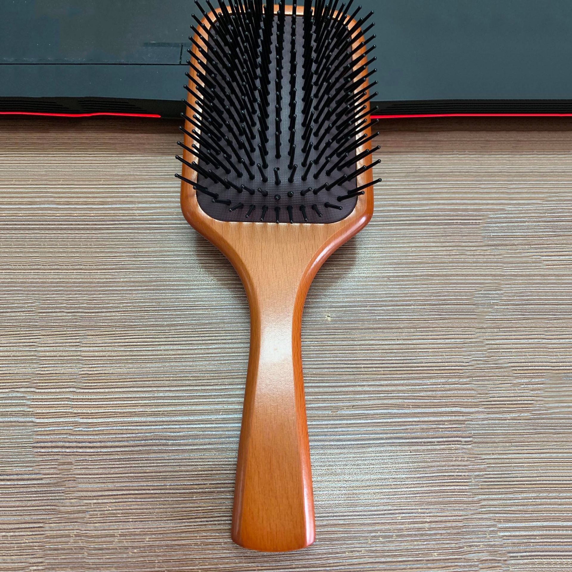 梳子女士专用长发气囊气垫梳网红款按摩头部经络男儿童家用小木梳