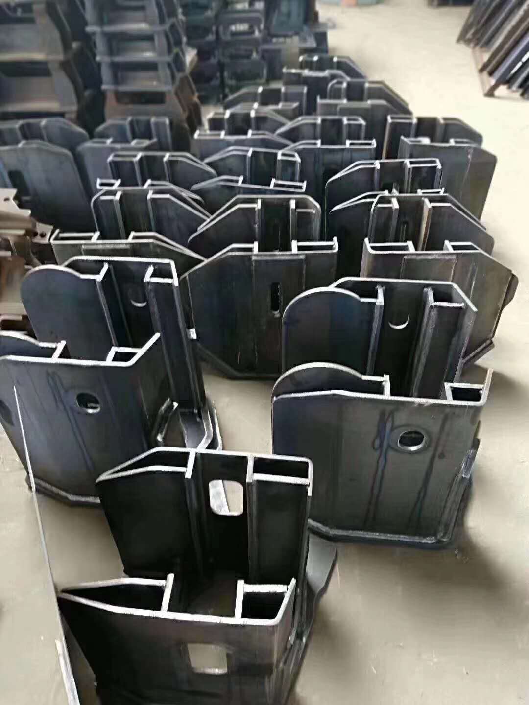 pc200-8挖掘机引导轮前叉 挖掘机底盘件日立 引导轮前叉