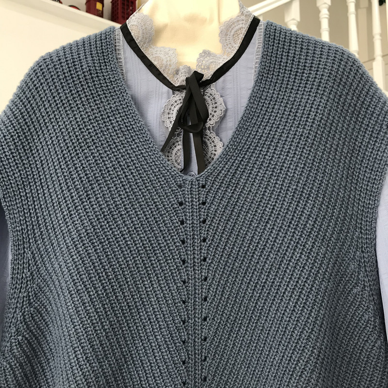 【现货】秋冬新款羊毛背心套头针织衫v领无袖马甲洋气外搭女2124