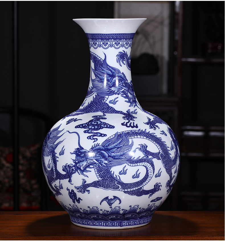 仿古青花瓷龙纹花瓶景德镇飞龙在天赏瓶新中式家居台面装饰品摆件